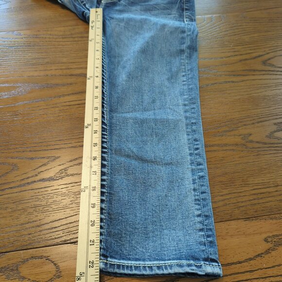 Vigoss Denim Capri Jeans‎ size 4 With Embroidered Pockets & Sequins Details - Picture 12 of 13